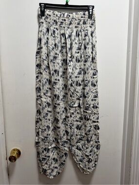 Lotus And Luna Pants Womens S/M Black Rayon Harem Boho Elastic Waist Cuffed